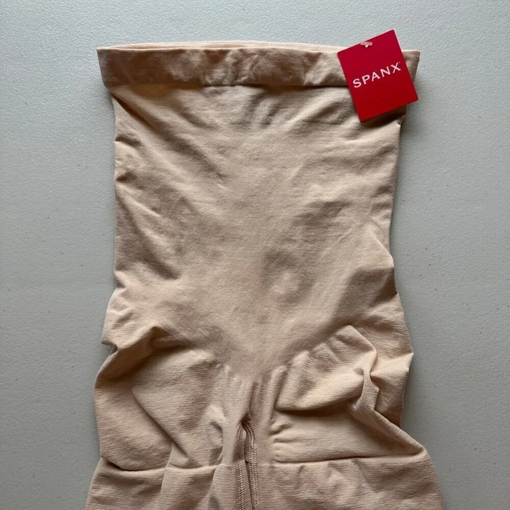 Spanx Seamless Higher Power Shorts in Beige Size M